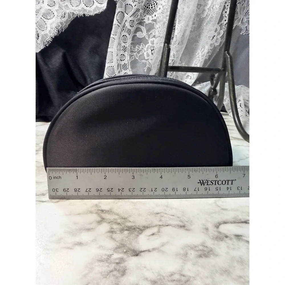 GIORGIO‎ ARMANI BEAUTY BLACK LEATHER POUCH Cosmetic Case W/BAG (A2967)